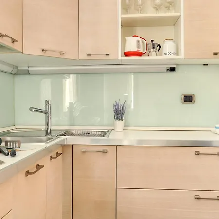 Apartment Joivy Bright 1br Flat Near Centro Storico *